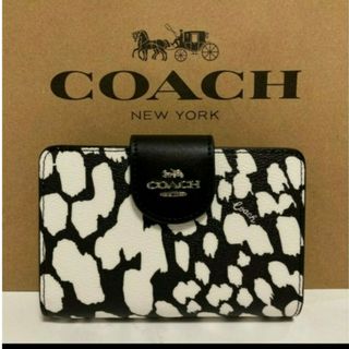 コーチ(COACH)の新品　COACH　二つ折り財布　小銭入れ有　アニマル　モノトーン　レザー(財布)