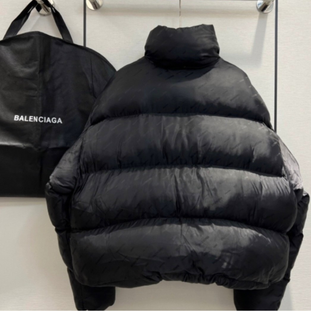 Balenciaga(バレンシアガ)のバレンシアガ　ダウン レディースのジャケット/アウター(ダウンジャケット)の商品写真