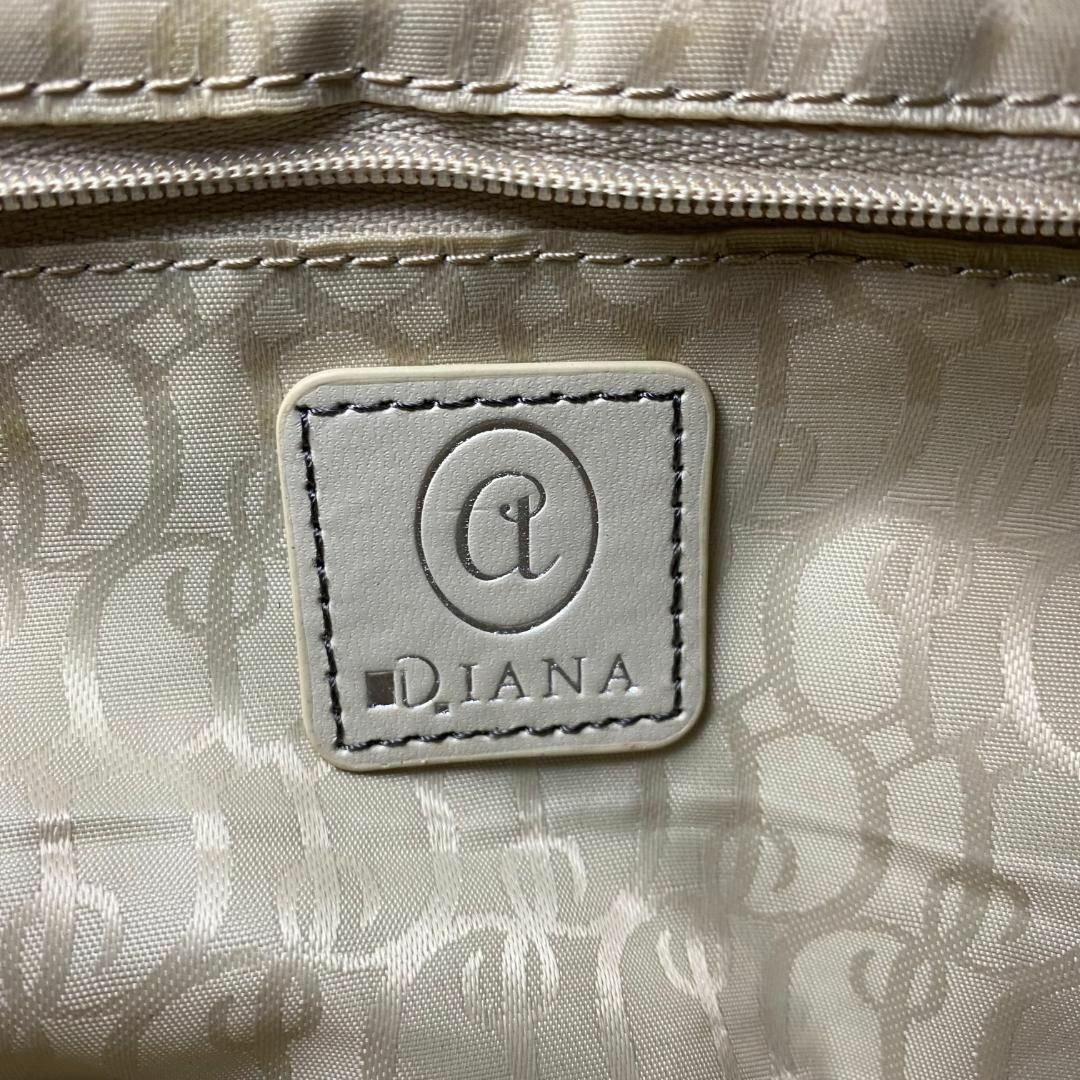 DIANA(ダイアナ)の【大特価】ダイアナ DIANA ハンドバッグ エコファー ホワイト×パープル レディースのバッグ(ハンドバッグ)の商品写真