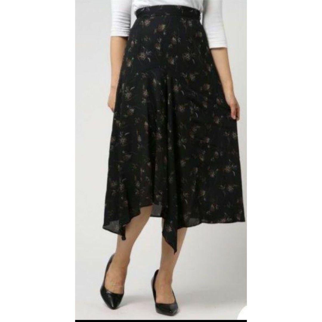 moussy(マウジー)のMOUSSY マウジー　FLOWER ASYMMETRY SKIRT レディースのスカート(ロングスカート)の商品写真