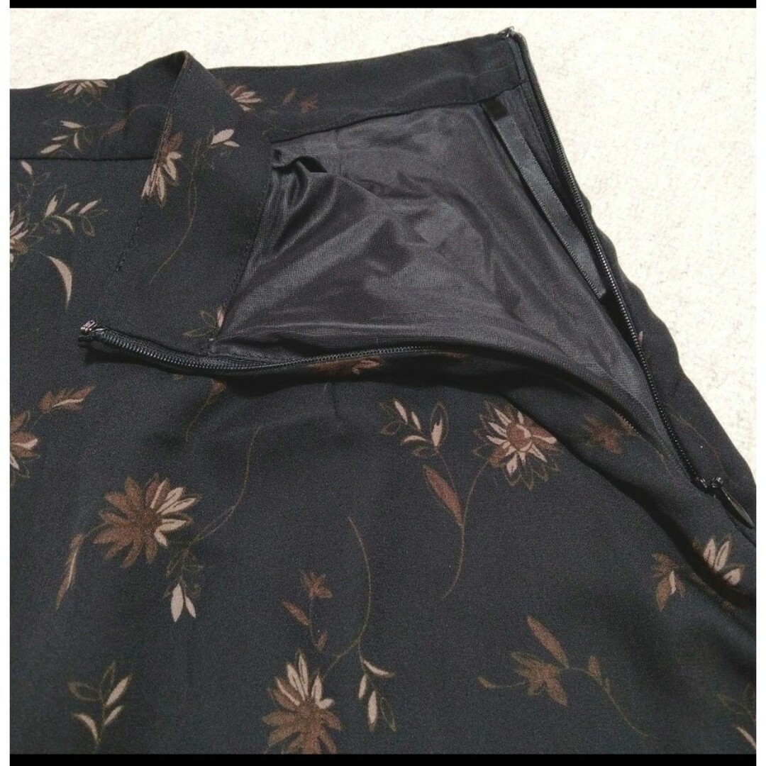 moussy(マウジー)のMOUSSY マウジー　FLOWER ASYMMETRY SKIRT レディースのスカート(ロングスカート)の商品写真