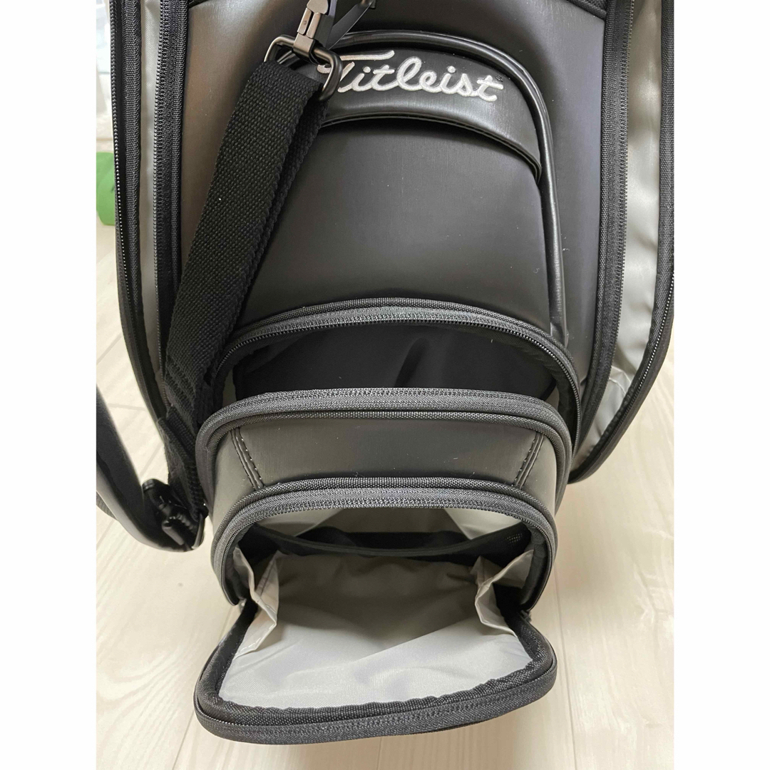 Titleist(タイトリスト)のタイトリストキャディバッグメンズ ジェットブラック ミッドサイズ TB20SF4 スポーツ/アウトドアのゴルフ(バッグ)の商品写真