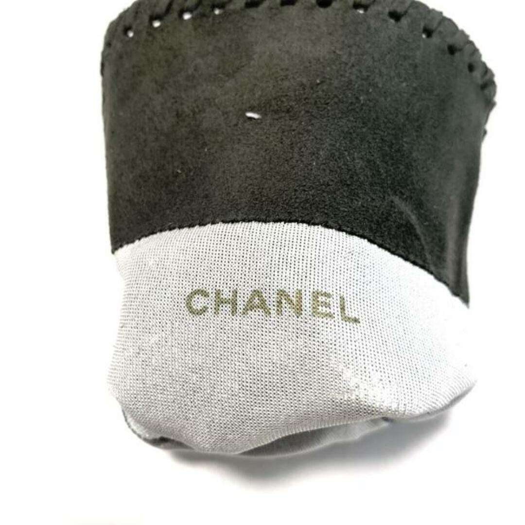 CHANEL(シャネル)のCHANEL(シャネル) 手袋 レディース グレー×ゴールド ヌバック×金属素材 レディースのファッション小物(手袋)の商品写真