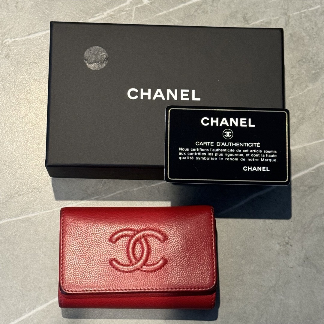 CHANEL(シャネル)のシャネル　CHANEL キャビアスキン　キーケース　赤 レディースのファッション小物(キーケース)の商品写真