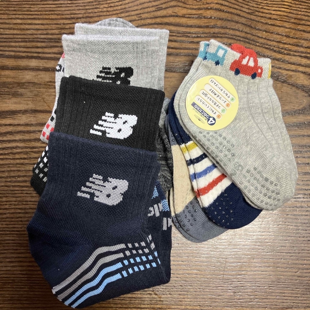 New Balance(ニューバランス)のビアンコ様専用　靴下　 キッズ/ベビー/マタニティのこども用ファッション小物(靴下/タイツ)の商品写真