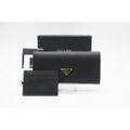 PRADA プラダ 二つ折り長財布