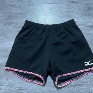 ミズノ(MIZUNO)の美品 MIZUNO ミズノ ハーフパンツ 黒 ブラック レディース バレー バド(バレーボール)