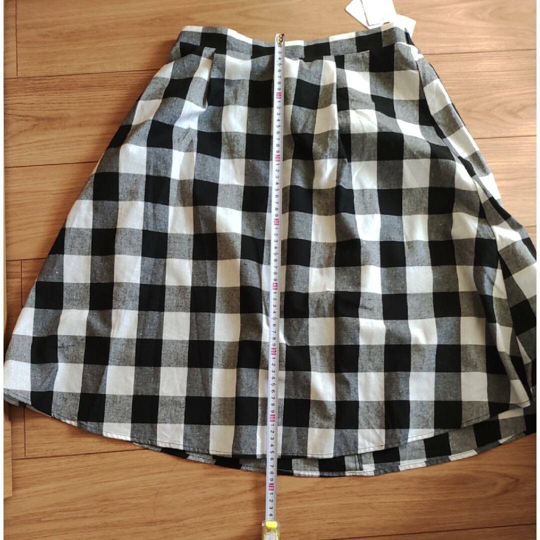 ギンガムチェックスカート　レディースLL　未使用　ミモレ丈 レディースのスカート(ひざ丈スカート)の商品写真