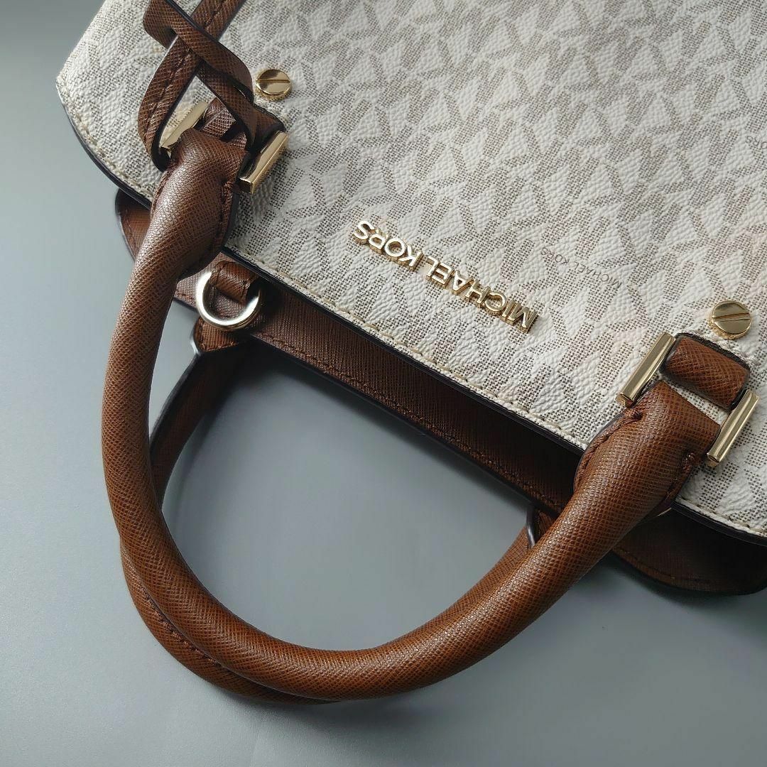 Michael Kors(マイケルコース)のマイケルコース サバンナ 2way ショルダーバッグ ホワイト MKシグネチャー レディースのバッグ(ショルダーバッグ)の商品写真