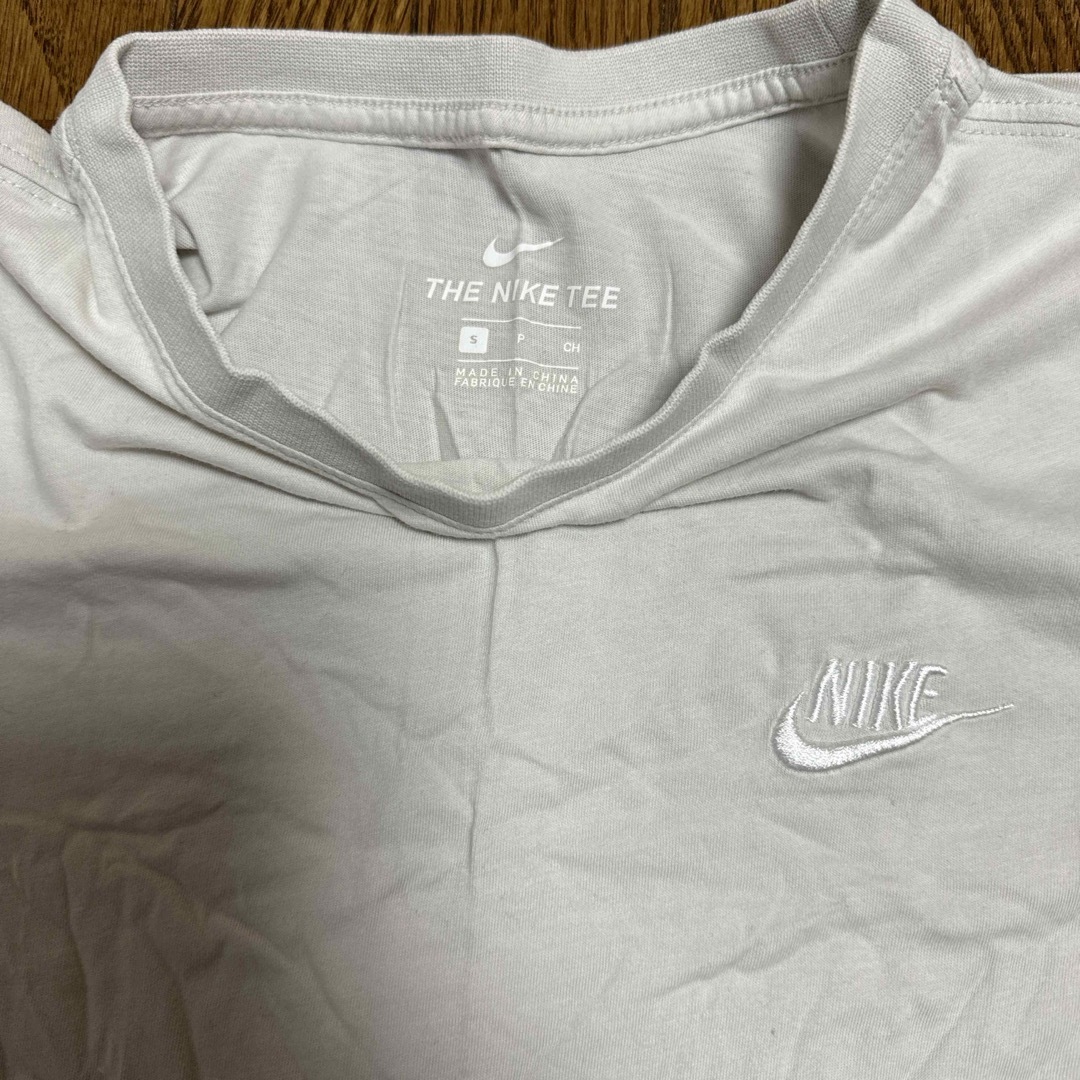 NIKE(ナイキ)のNIKE Tシャツ　Sサイズ レディースのトップス(Tシャツ(半袖/袖なし))の商品写真