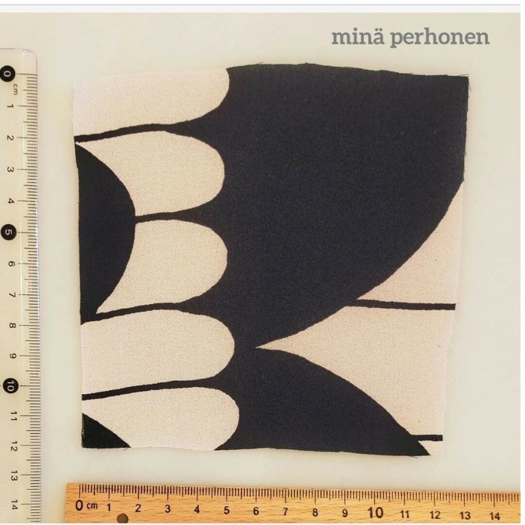 mina perhonen(ミナペルホネン)の509　ミナペルホネン　はぎれ　sea lace ハンドメイドの素材/材料(生地/糸)の商品写真