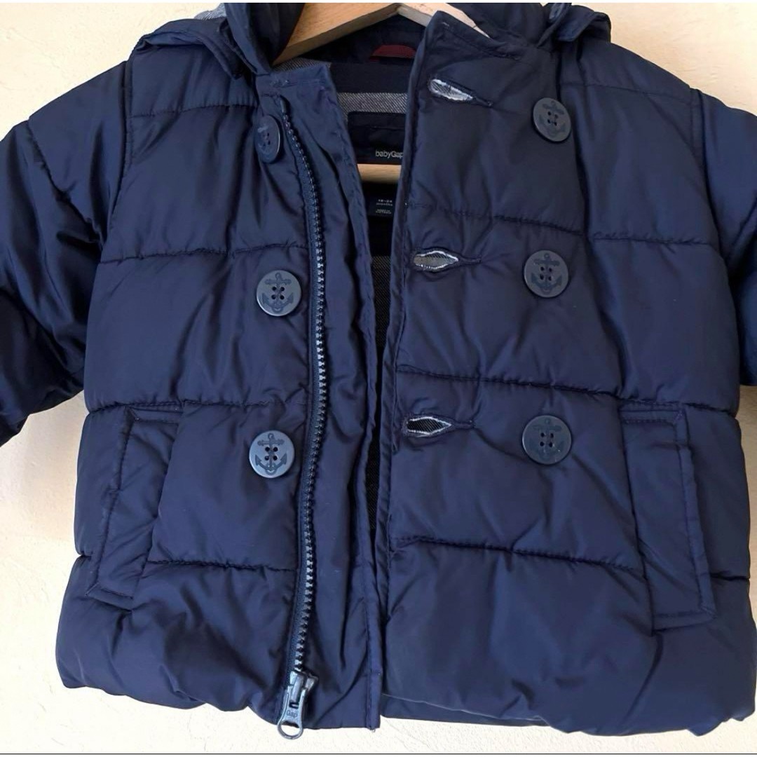 babyGAP(ベビーギャップ)のbaby GAP アウター　中綿ダウンコート　90cm  フード取り外し キッズ/ベビー/マタニティのキッズ服男の子用(90cm~)(ジャケット/上着)の商品写真