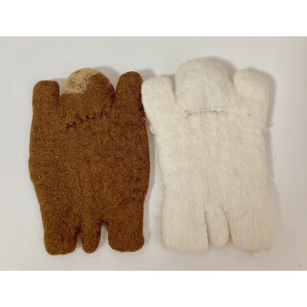 コースター　2枚セット　羊毛　ハンドメイド　羊毛フェルト　韓国　雑貨　可愛い ハンドメイドのインテリア/家具(インテリア雑貨)の商品写真