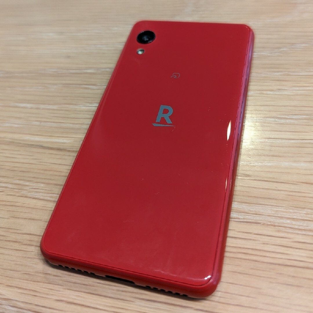 楽天 Rakuten Mini 32GB クリムゾンレッド C330 SIMフ… スマホ/家電/カメラのスマートフォン/携帯電話(スマートフォン本体)の商品写真
