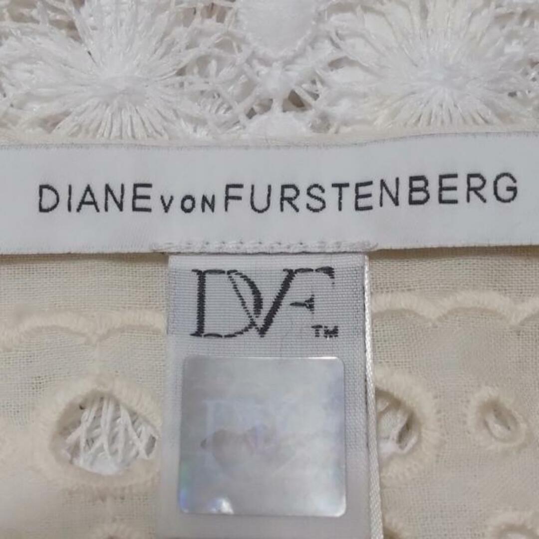 DIANE von FURSTENBERG(ダイアンフォンファステンバーグ)のDIANE VON FURSTENBERG(DVF)(ダイアン・フォン・ファステンバーグ) オールインワン サイズS レディース - 白×アイボリー ショート(ひざ上丈)/レース レディースのパンツ(オールインワン)の商品写真