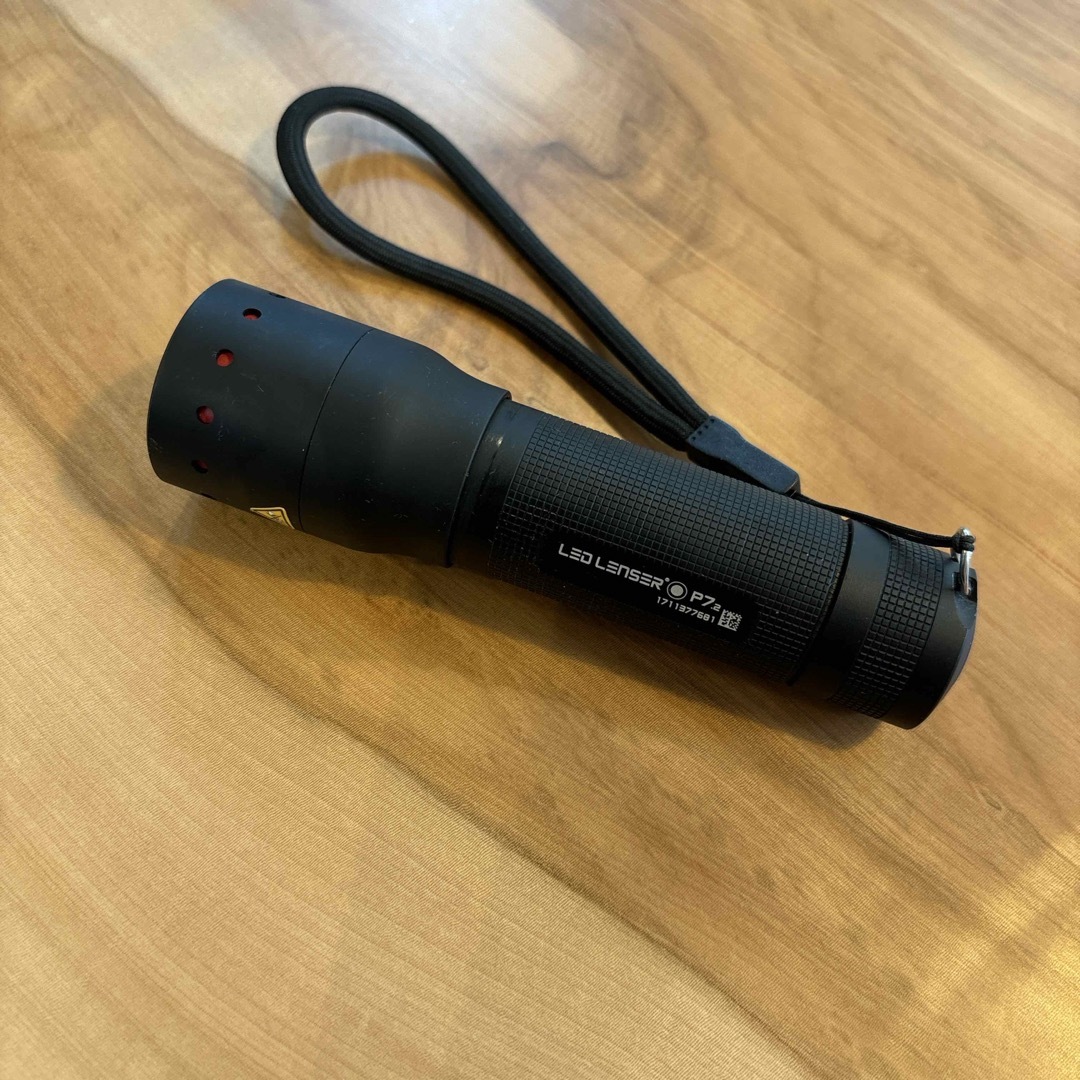 LEDLENSER(レッドレンザー)のLED Lenser P7  フラッシュライト スポーツ/アウトドアのアウトドア(ライト/ランタン)の商品写真