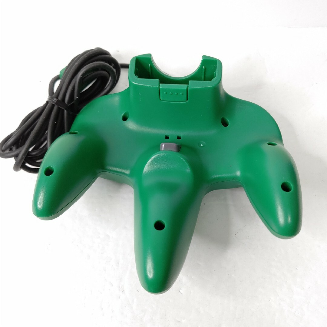 NINTENDO 64(ニンテンドウ64)のNintendo　ニンテンドー64　コントローラー　グリーン　グレー　美品 4個 エンタメ/ホビーのゲームソフト/ゲーム機本体(その他)の商品写真