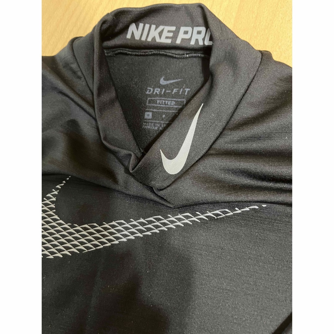 NIKE(ナイキ)のnike pro ドライフィット  アンダーシャツ サッカー  130cm スポーツ/アウトドアのサッカー/フットサル(ウェア)の商品写真