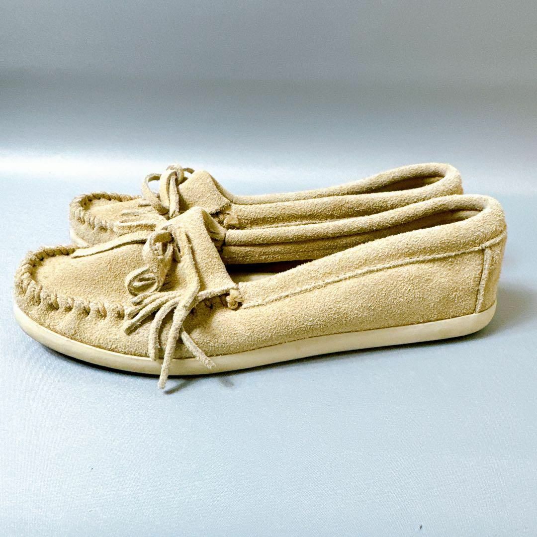 Minnetonka(ミネトンカ)のMINNETONKA ミネトンカ　モカシン　ベージュ　サイズ6 レディースの靴/シューズ(その他)の商品写真