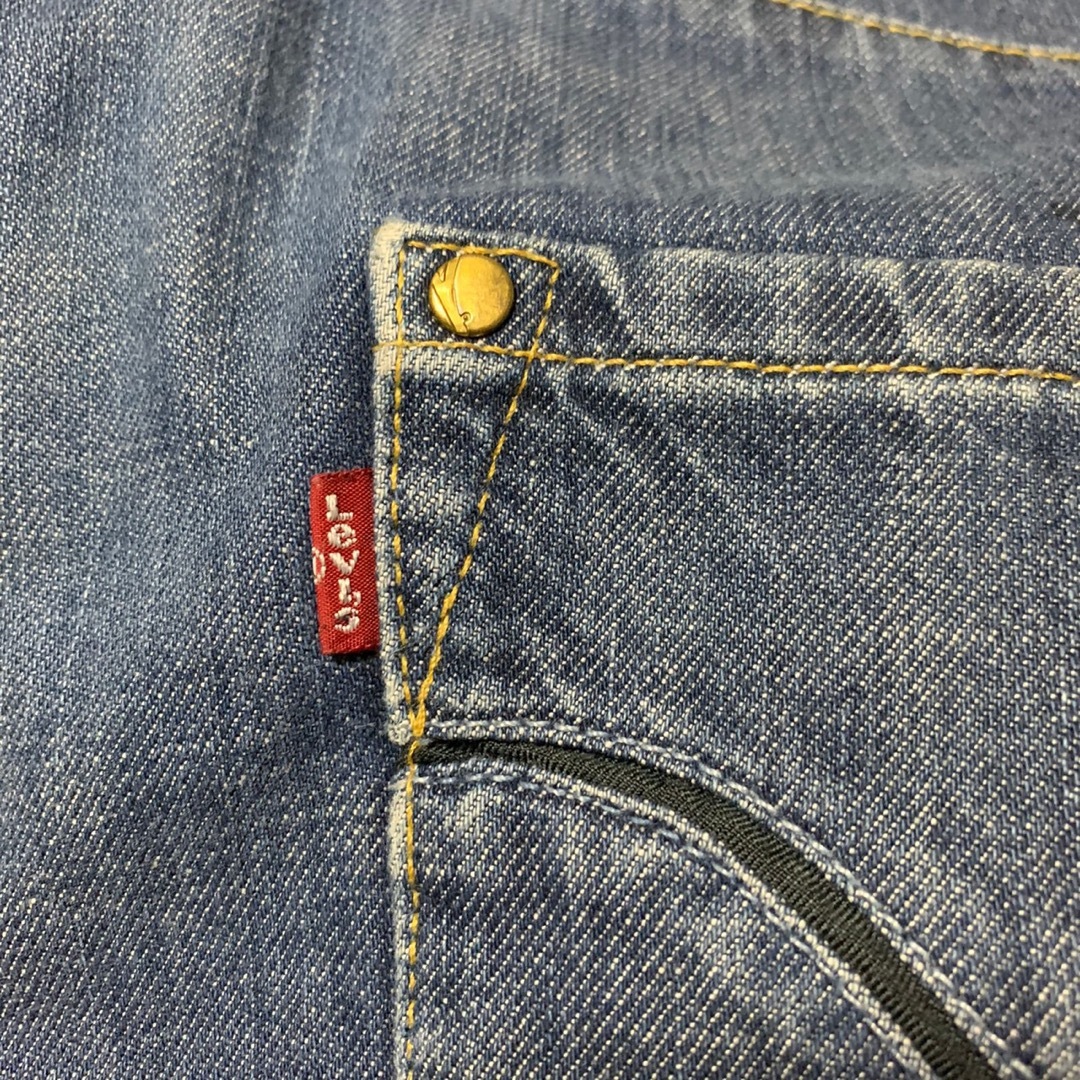 Levi's(リーバイス)のLevi's RED 変形デニム 30インチ メンズのパンツ(デニム/ジーンズ)の商品写真