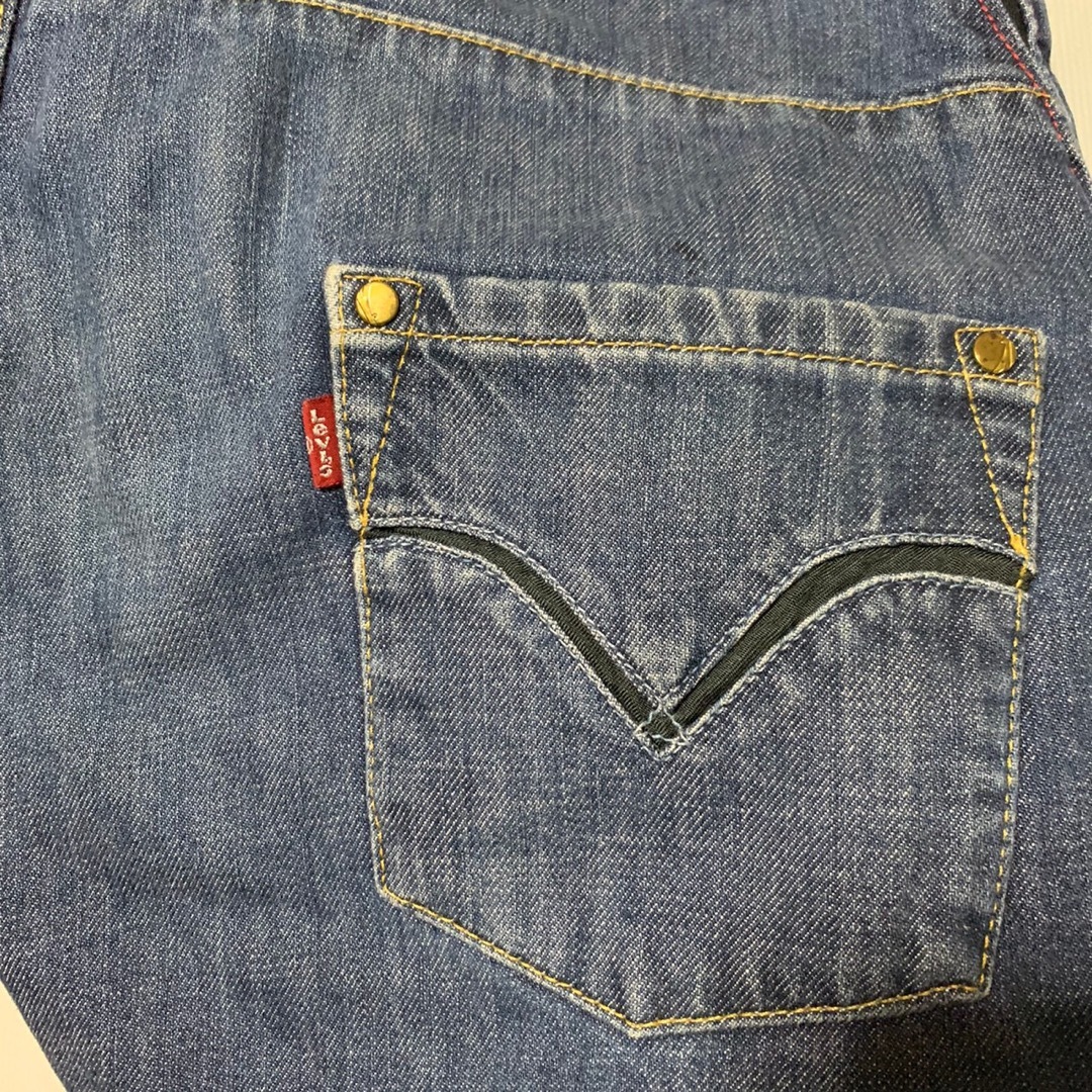 Levi's(リーバイス)のLevi's RED 変形デニム 30インチ メンズのパンツ(デニム/ジーンズ)の商品写真