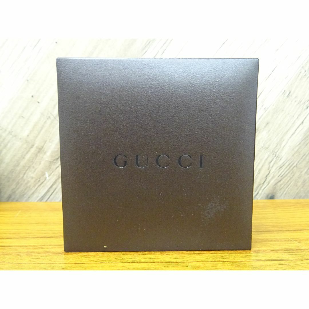 Gucci(グッチ)のK博二089/ GUCCI 腕時計 メンズ クオーツ デイト 箱付 メンズの時計(腕時計(アナログ))の商品写真