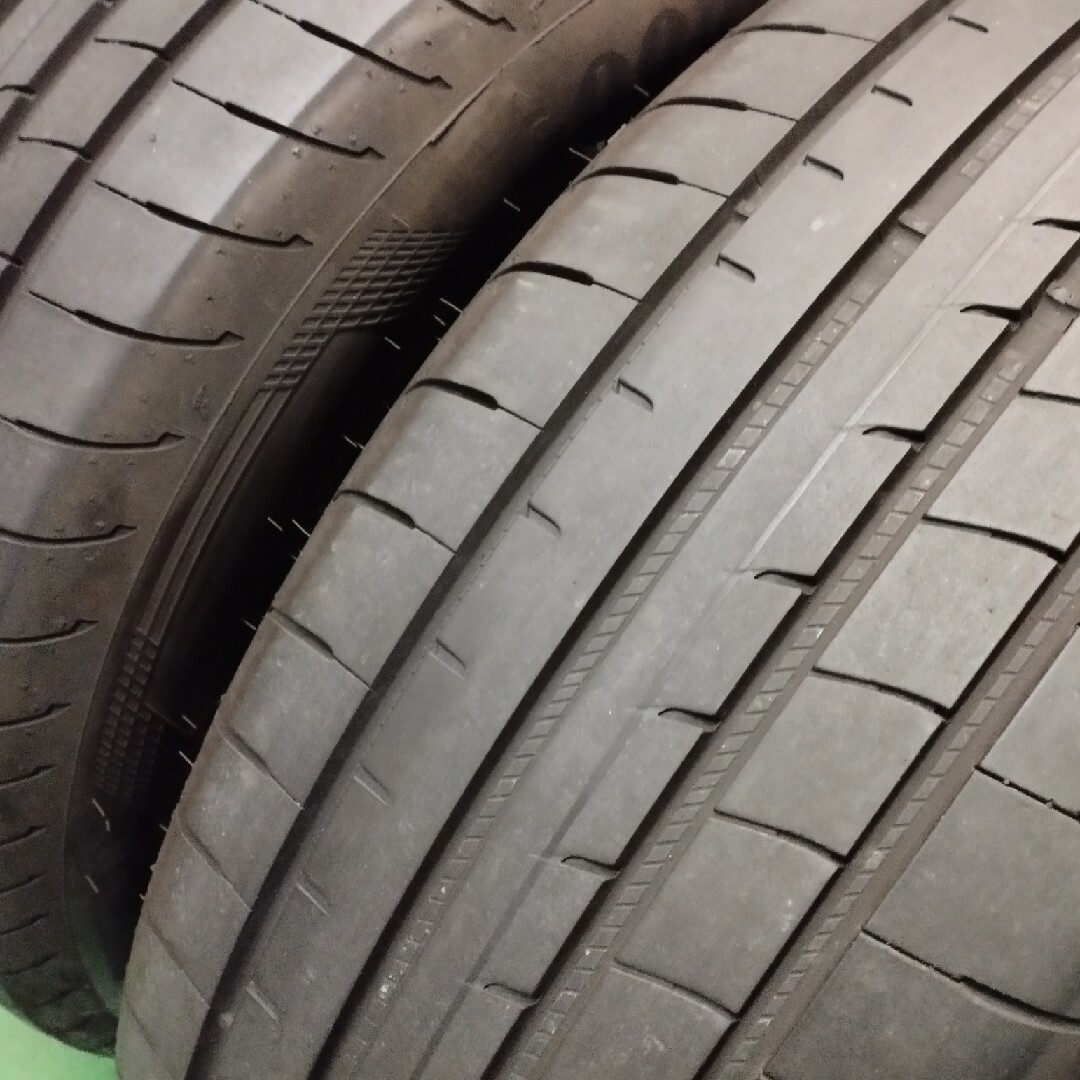 Goodyear(グッドイヤー)の〖全国送料無料〗235/55R17 中古タイヤ2本セット 自動車/バイクの自動車(タイヤ)の商品写真