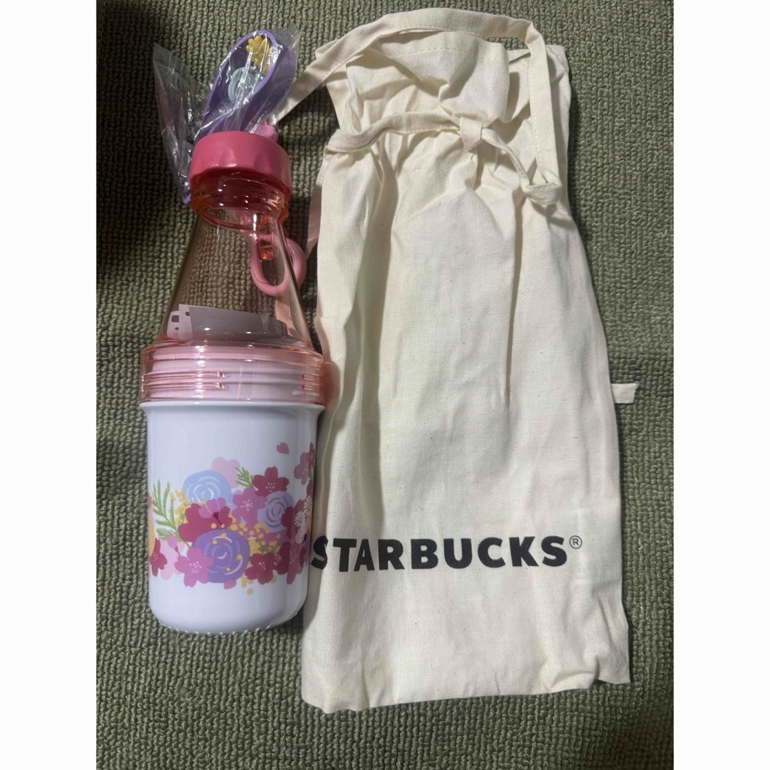 Starbucks(スターバックス)の→新品〒スターバックス STARBACKS  ウォーターボトル 水筒　桜　サクラ キッズ/ベビー/マタニティの授乳/お食事用品(水筒)の商品写真