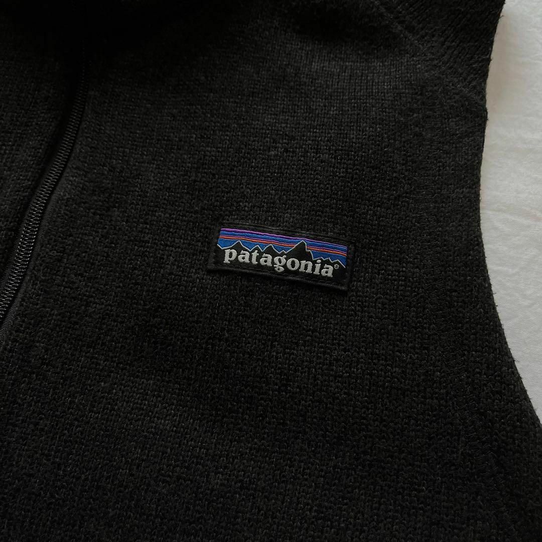 patagonia(パタゴニア)のパタゴニア　ジップアップ　フリースベスト　Sサイズ　ブラック　古着　スリランカ製 メンズのトップス(ベスト)の商品写真