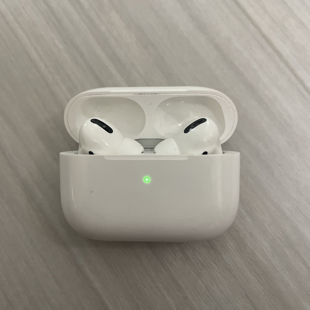 Apple(アップル)のアップル Airpods Pro スマホ/家電/カメラのオーディオ機器(ヘッドフォン/イヤフォン)の商品写真