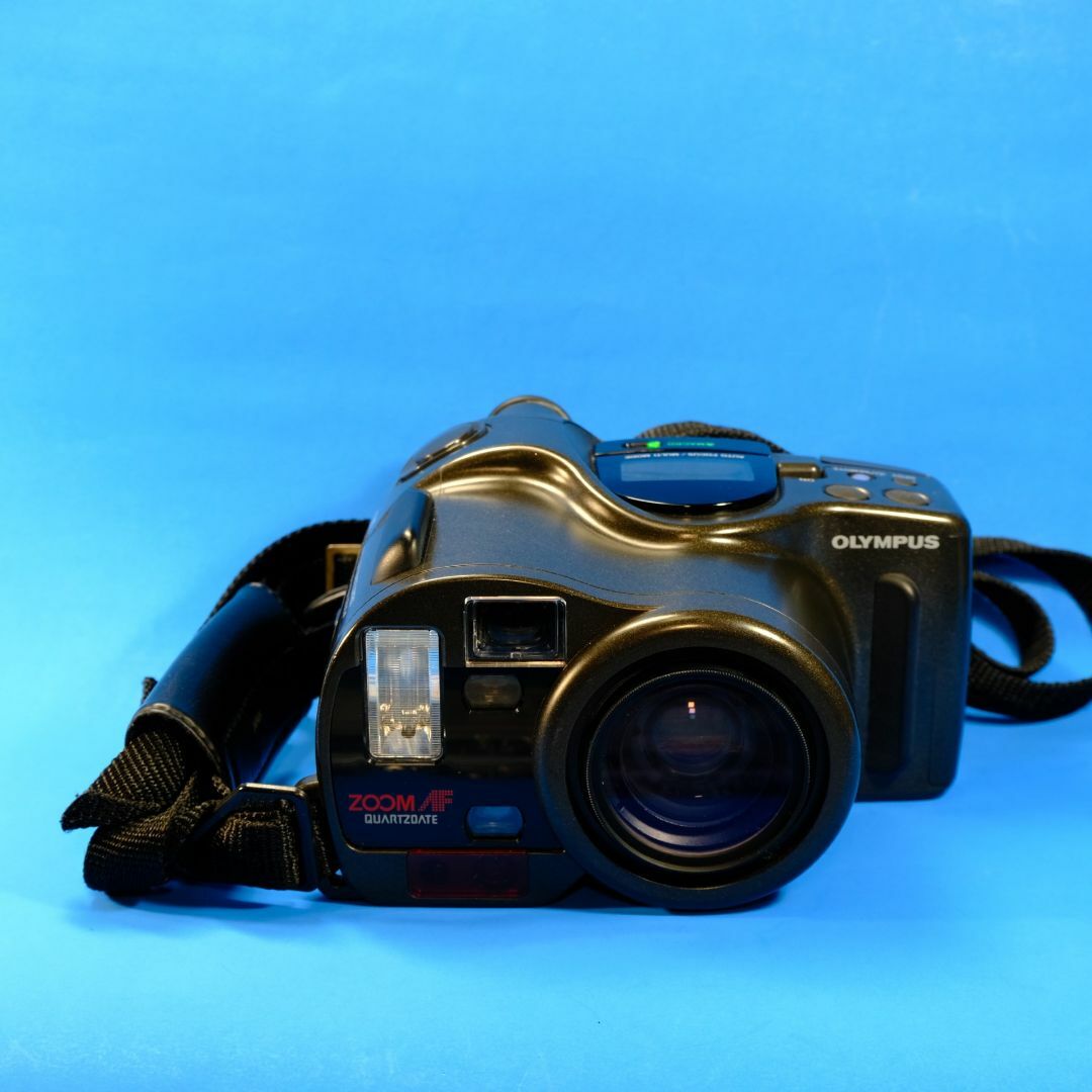 OLYMPUS(オリンパス)の35mmフィルムカメラ　OLYMPUS IZM330　バッテリー付き スマホ/家電/カメラのカメラ(フィルムカメラ)の商品写真