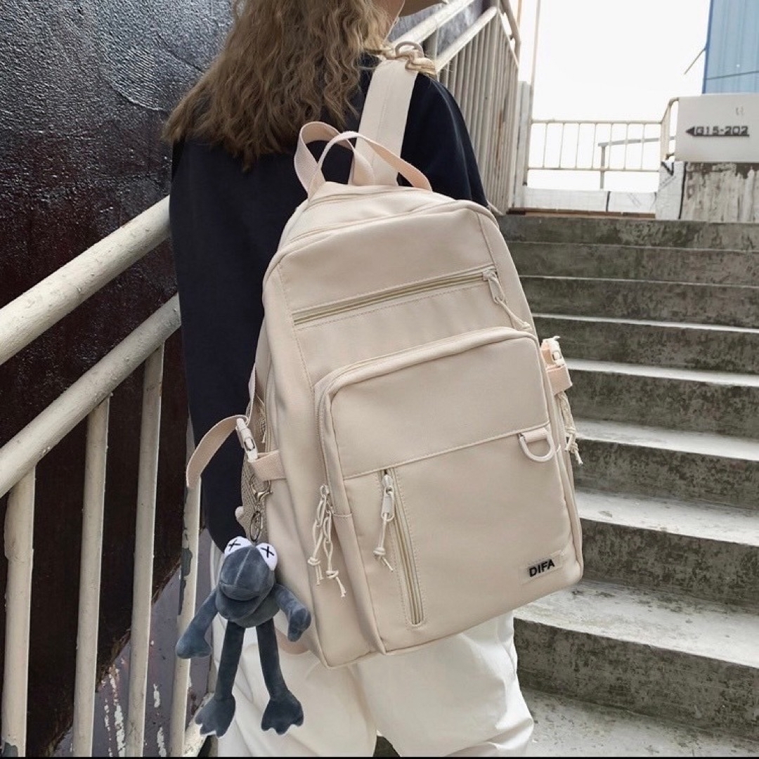 レディース 大容量 韓国 リュックサック おしゃれ かわいい キーホルダー付き レディースのバッグ(リュック/バックパック)の商品写真