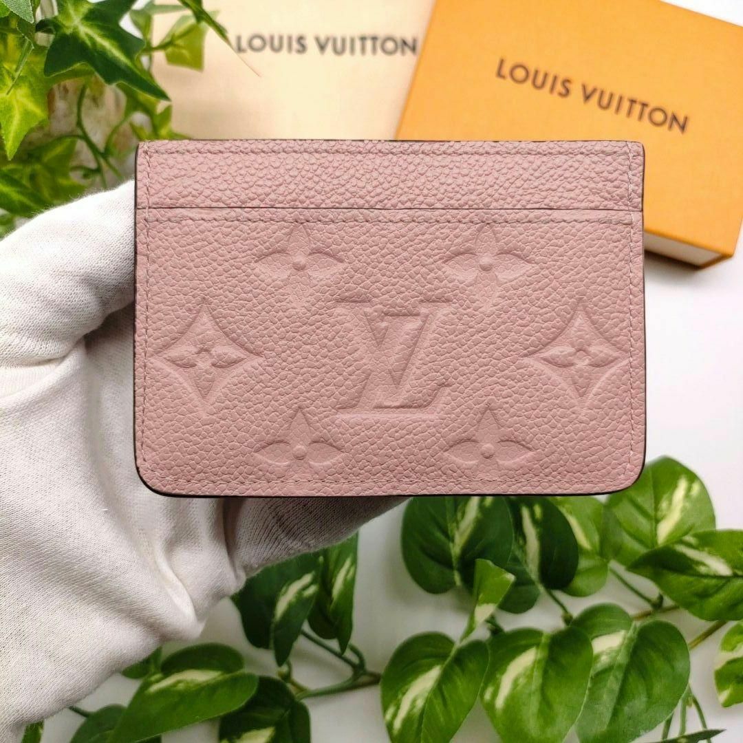 LOUIS VUITTON(ルイヴィトン)のルイヴィトン　カードケース　ポルトカルトサーンプル　ローズプードル　アンプラント レディースのファッション小物(名刺入れ/定期入れ)の商品写真