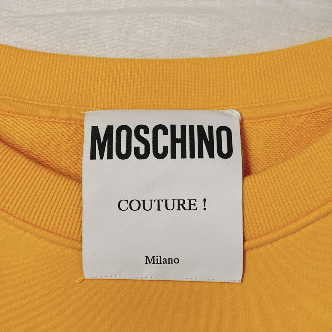 MOSCHINO(モスキーノ)のモスキーノ ロゴスエット 長袖スウェット イエロー黄色 レディースのトップス(トレーナー/スウェット)の商品写真