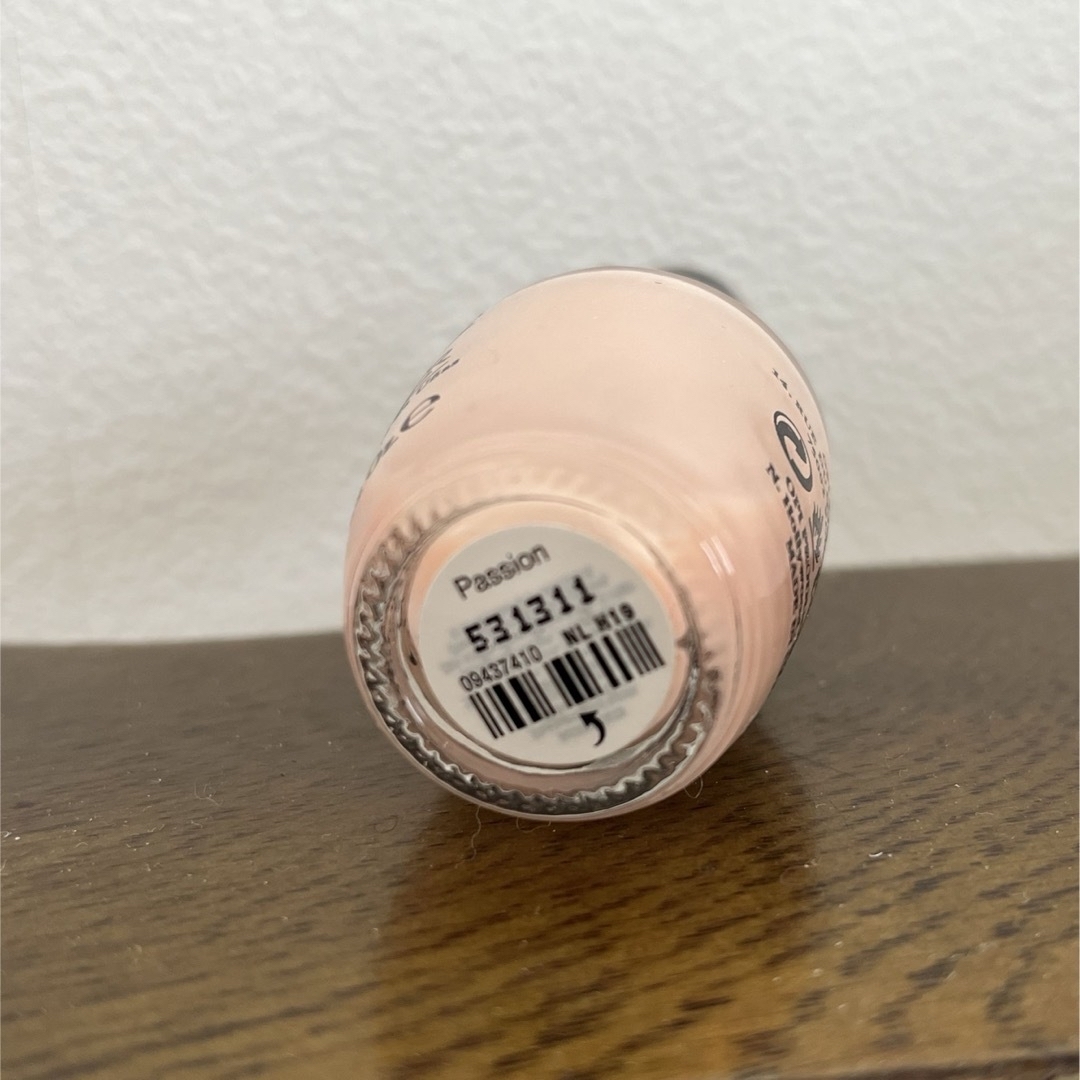 OPI(オーピーアイ)のOPI マニキュア ネイルラッカー NLH19 パッション コスメ/美容のネイル(マニキュア)の商品写真