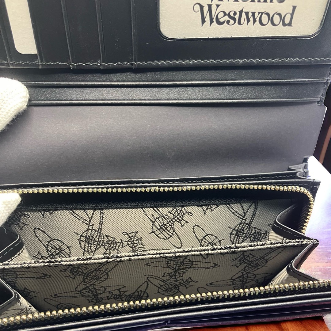 Vivienne Westwood(ヴィヴィアンウエストウッド)の【新品未使用】ヴィヴィアン ウエストウッド 長財布レディース メタリックグレー レディースのファッション小物(財布)の商品写真