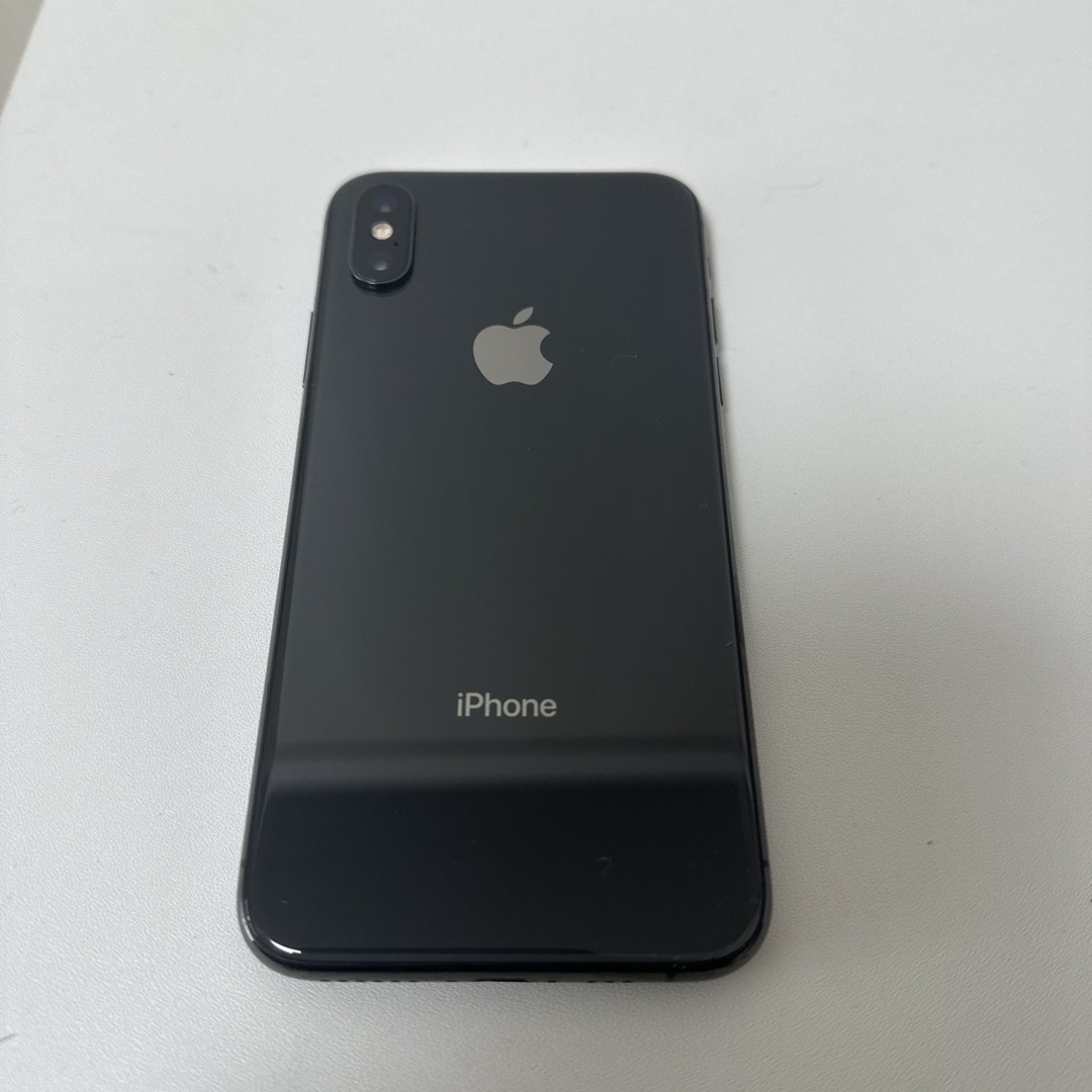 iPhoneXS 64GB 中古品 スマホ/家電/カメラのスマートフォン/携帯電話(スマートフォン本体)の商品写真