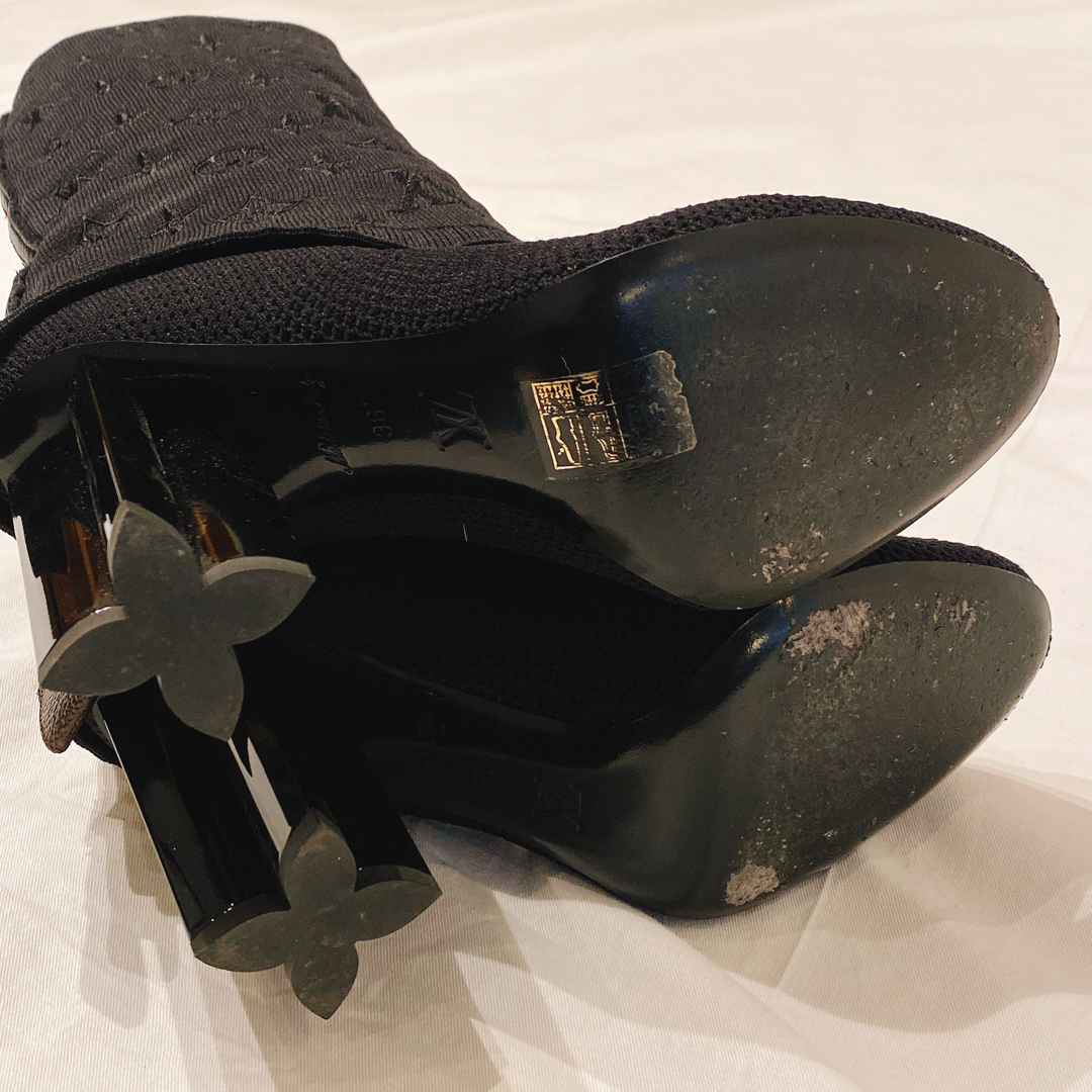 LOUIS VUITTON(ルイヴィトン)のルイヴィトン モノグラムブーツ メッシュアンクル ブラック黒 レディースの靴/シューズ(ブーツ)の商品写真