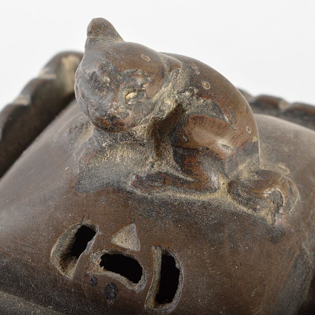 中国 大明宣徳年製款 古銅 神獣摘 神獣文 四方香炉 中国 大明宣徳年製款 古銅 神獣摘 神獣文 四方香炉