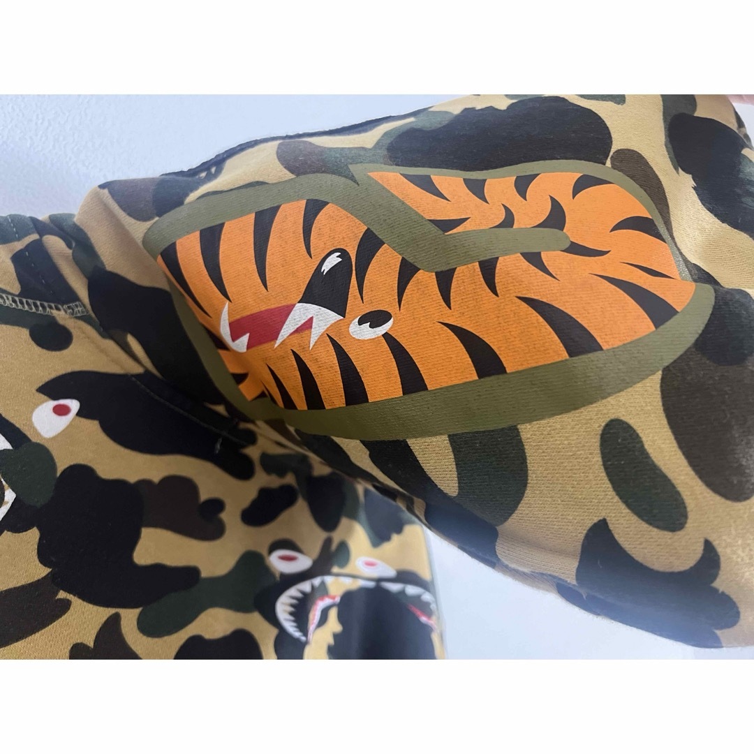 A BATHING APE(アベイシングエイプ)のa bathing ape 1st CAMO  bape シャークパーカー メンズのトップス(パーカー)の商品写真