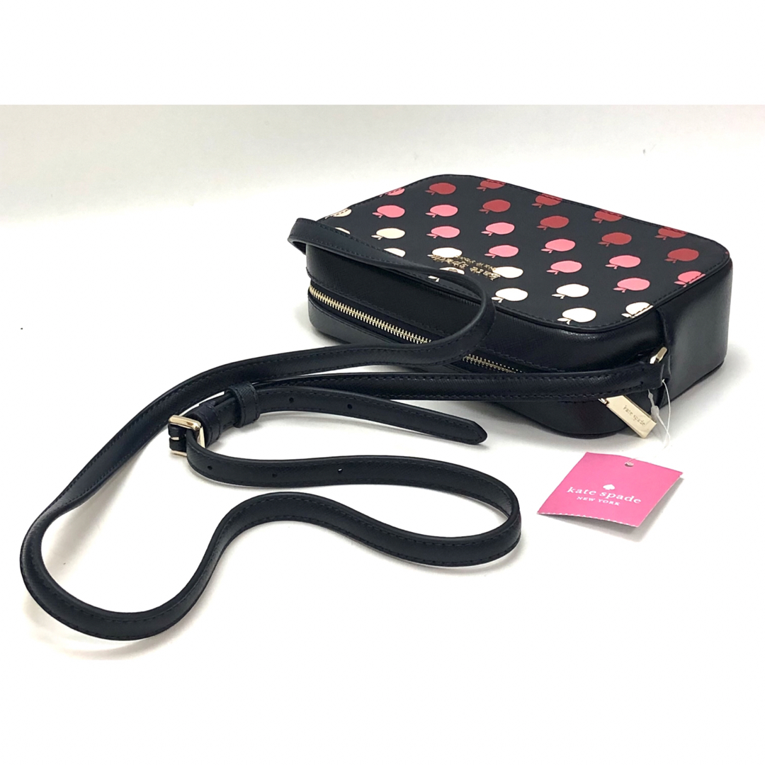 kate spade new york(ケイトスペードニューヨーク)の未使用　ケイトスペード　りんご柄　ショルダー　18680107 レディースのバッグ(ショルダーバッグ)の商品写真