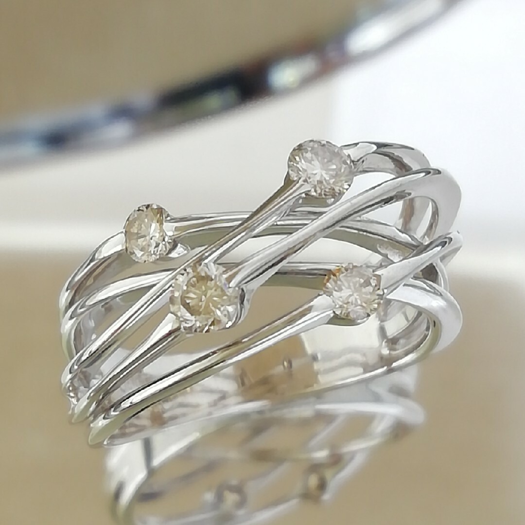 K18WG✨ダイヤ0.40ct✨立体を感じられる✨ダイヤリング✨お洒落 K18WG✨ダイヤ0.40ct✨立体を感じられる✨ダイヤリング✨お洒落