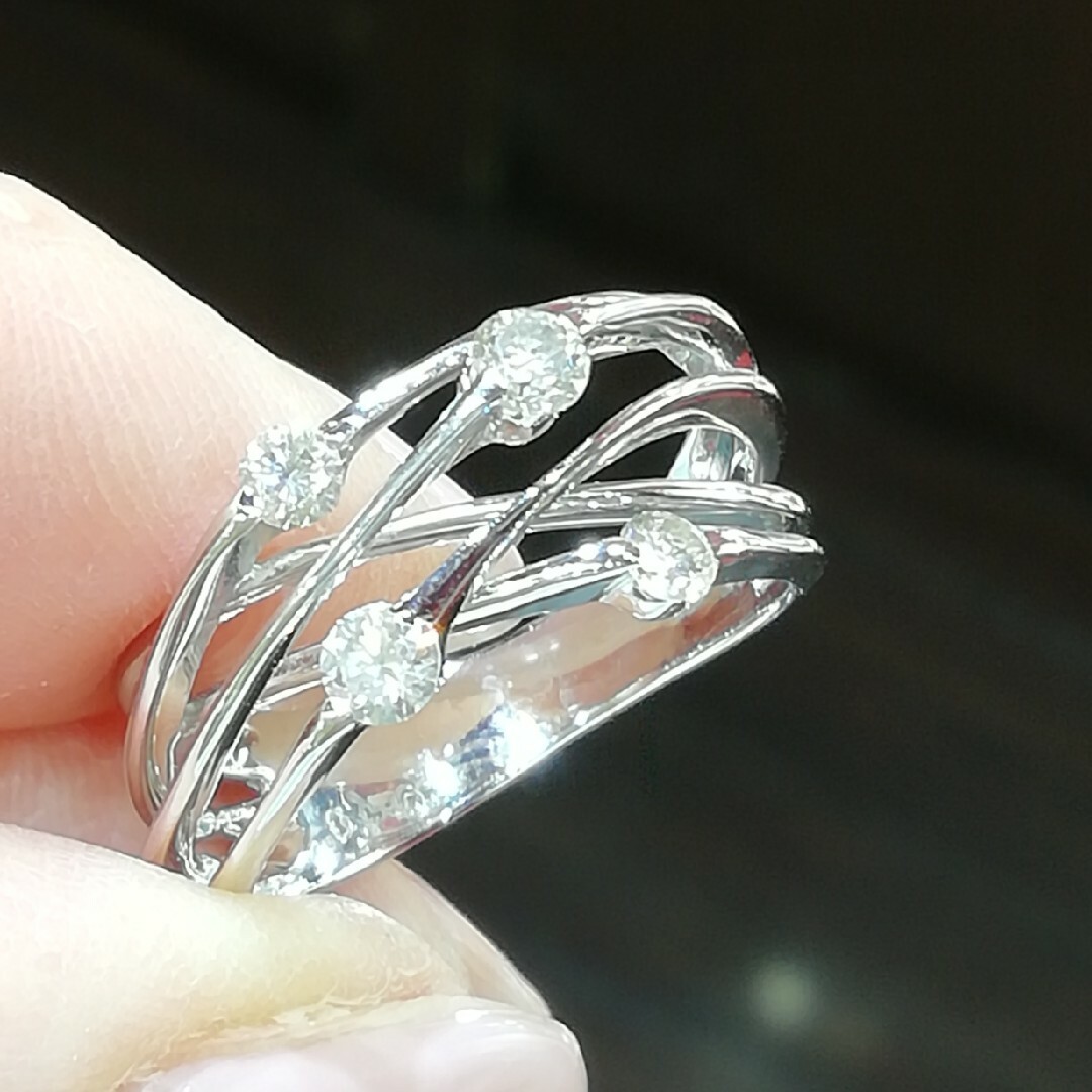 K18WG✨ダイヤ0.40ct✨立体を感じられる✨ダイヤリング✨お洒落 K18WG✨ダイヤ0.40ct✨立体を感じられる✨ダイヤリング✨お洒落