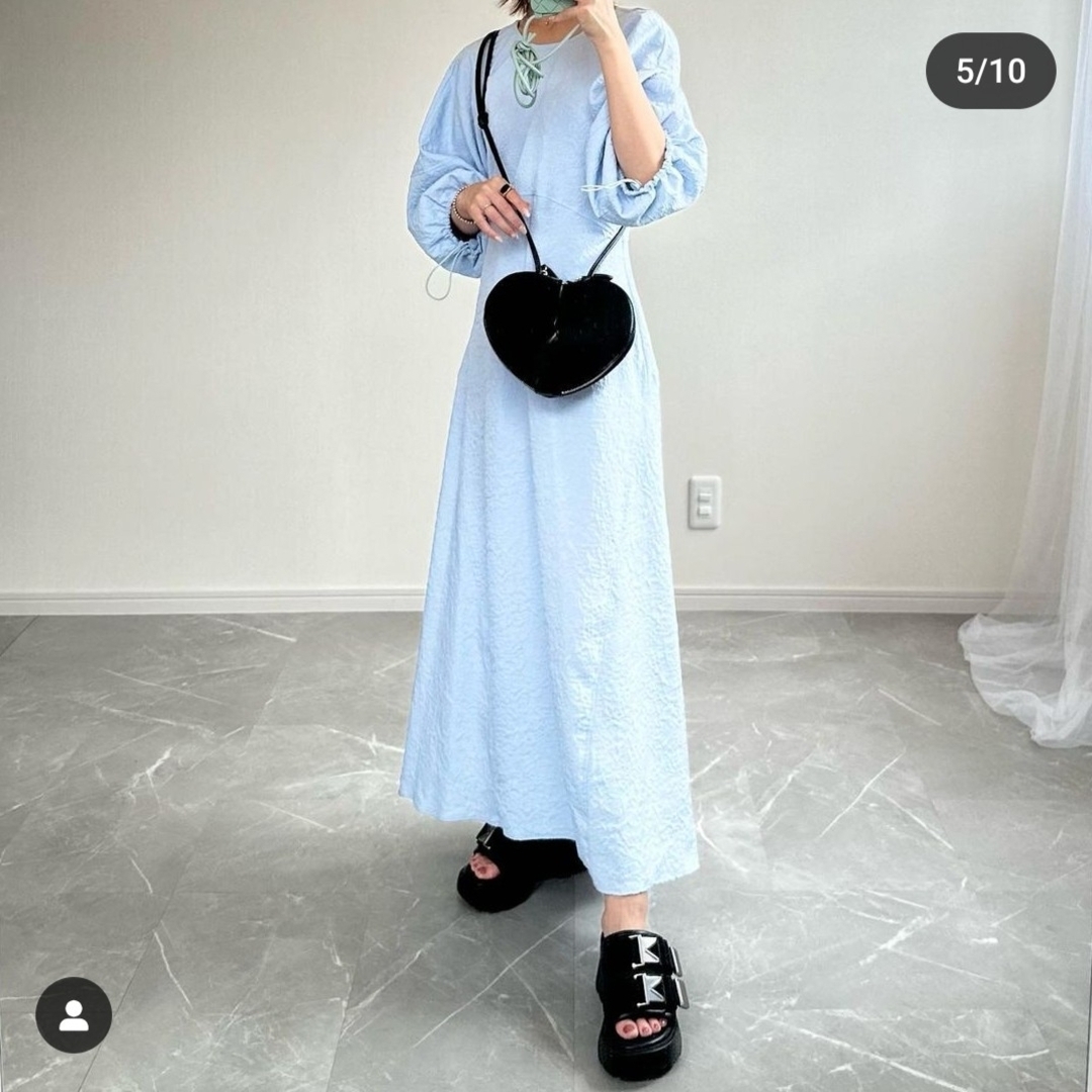 ZARA - ZARA ミディ テクスチャーワンピース XSサイズ ライト ZARA - ZARA ミディ テクスチャーワンピース XSサイズ ライト