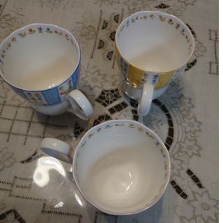 ノリタケ(Noritake)の本日のみ臨時価格　ノリタケトゥルーラブ　廃盤マグカップ３客(食器)