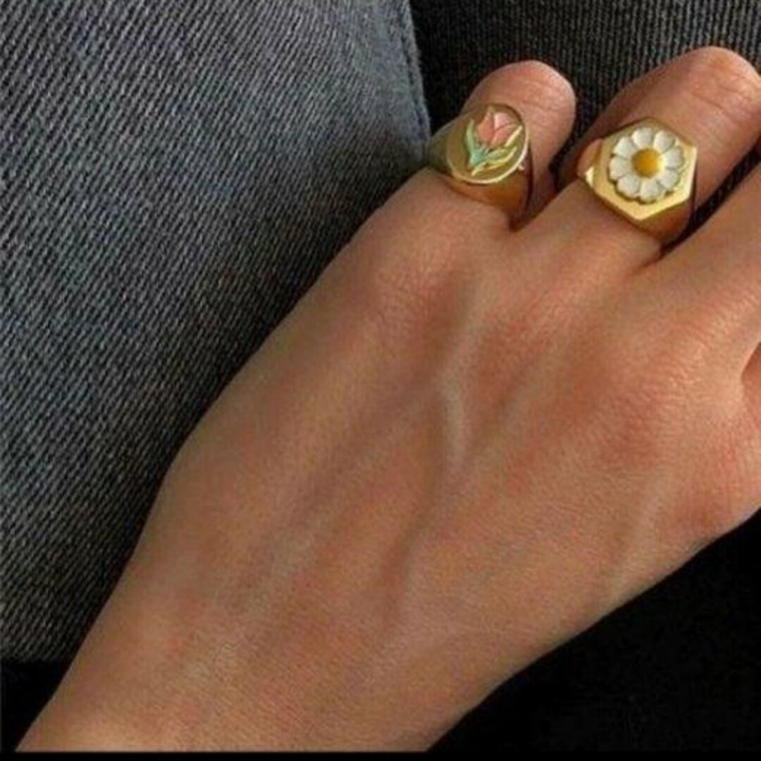 新品 チューリップ花 フラワー リング 指輪  blackpinnk ジェ二ー レディースのアクセサリー(リング(指輪))の商品写真