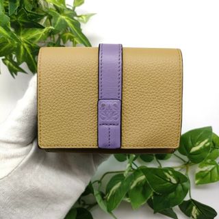 ロエベ(LOEWE)のロエベ　三つ折り財布　トライフォールドウォレット　イエロー　パープル　アナグラム(財布)