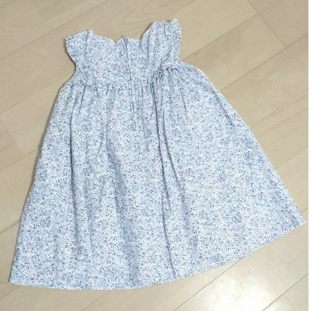 BeBe(ベベ)のBeBe べべ 100cm ワンピース　リバティ キッズ/ベビー/マタニティのキッズ服女の子用(90cm~)(ワンピース)の商品写真