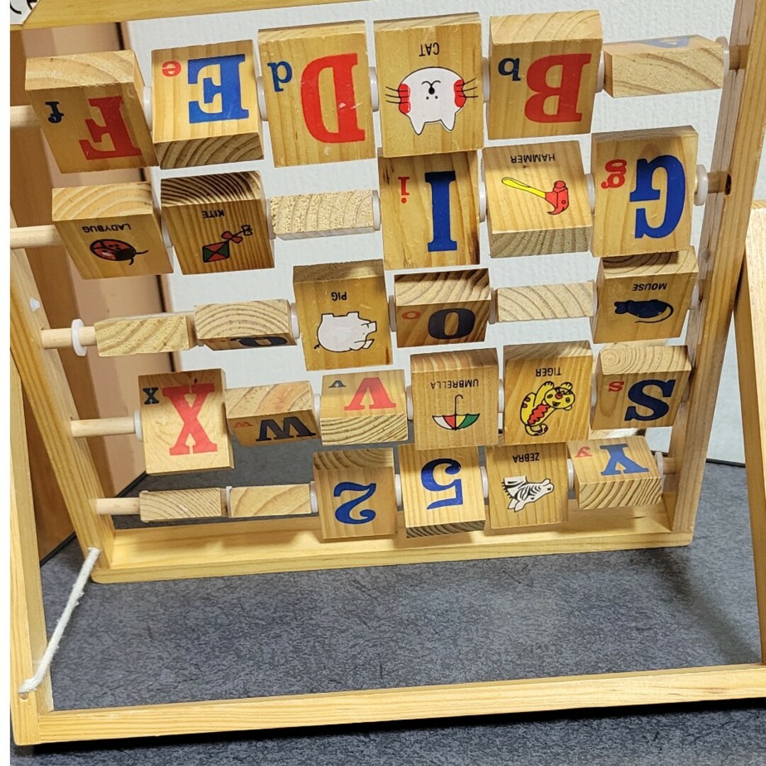 木製アルファベット知育玩具 キッズ/ベビー/マタニティのおもちゃ(知育玩具)の商品写真