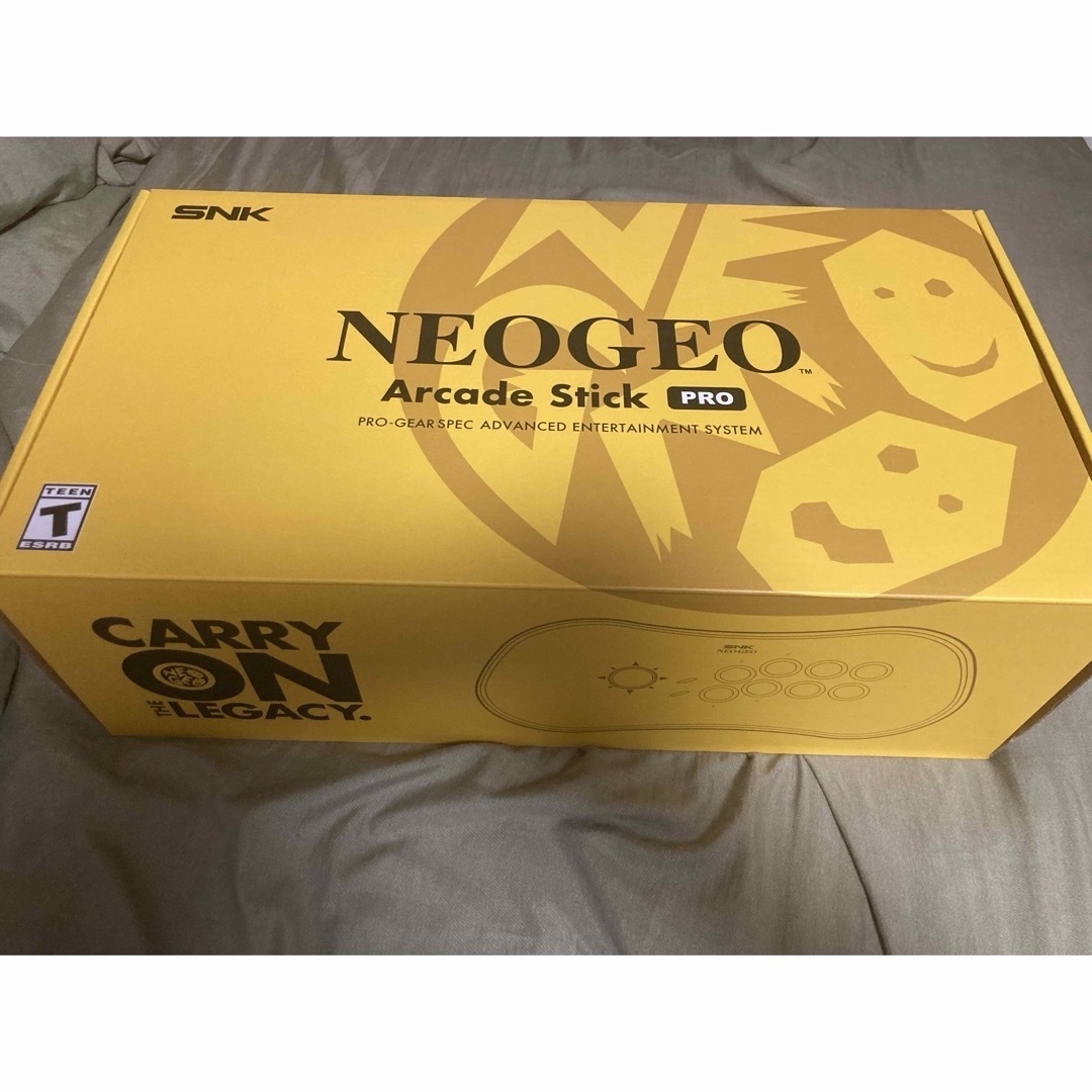 SNK(エスエヌケイ)の新品 NEOGEO ARCADE STICK PRO 三和カスタム エンタメ/ホビーのゲームソフト/ゲーム機本体(家庭用ゲーム機本体)の商品写真